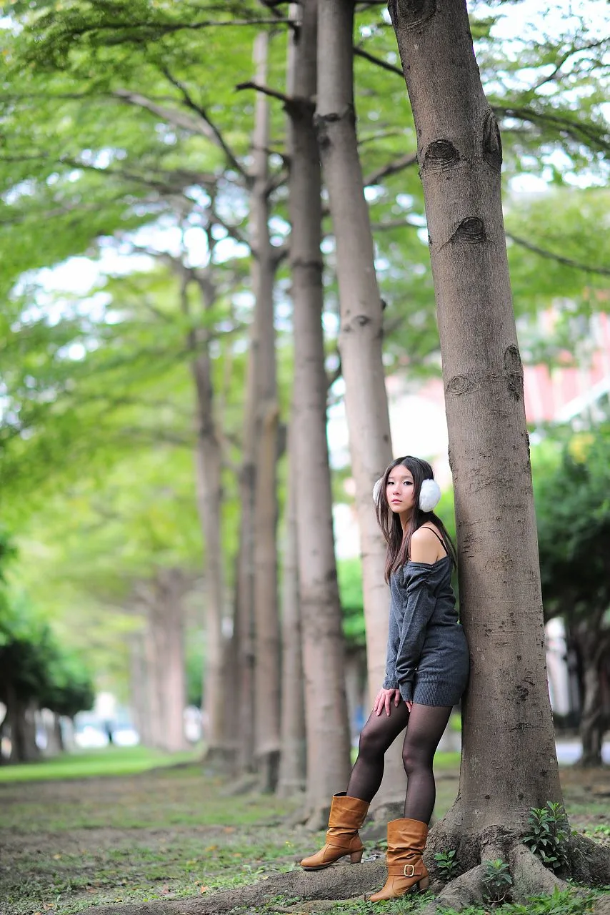 Buổi chụp ảnh vẻ đẹp ngoài trời - Vớ đen đời thực và một cô gái ngây thơ giống búp bê Barbie. - 46