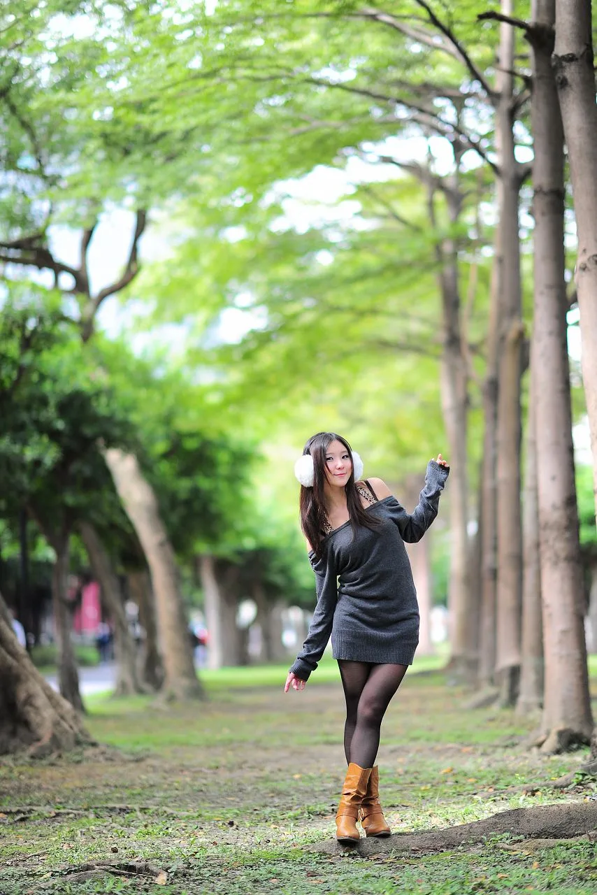 Buổi chụp ảnh vẻ đẹp ngoài trời - Vớ đen đời thực và một cô gái ngây thơ giống búp bê Barbie. - 42