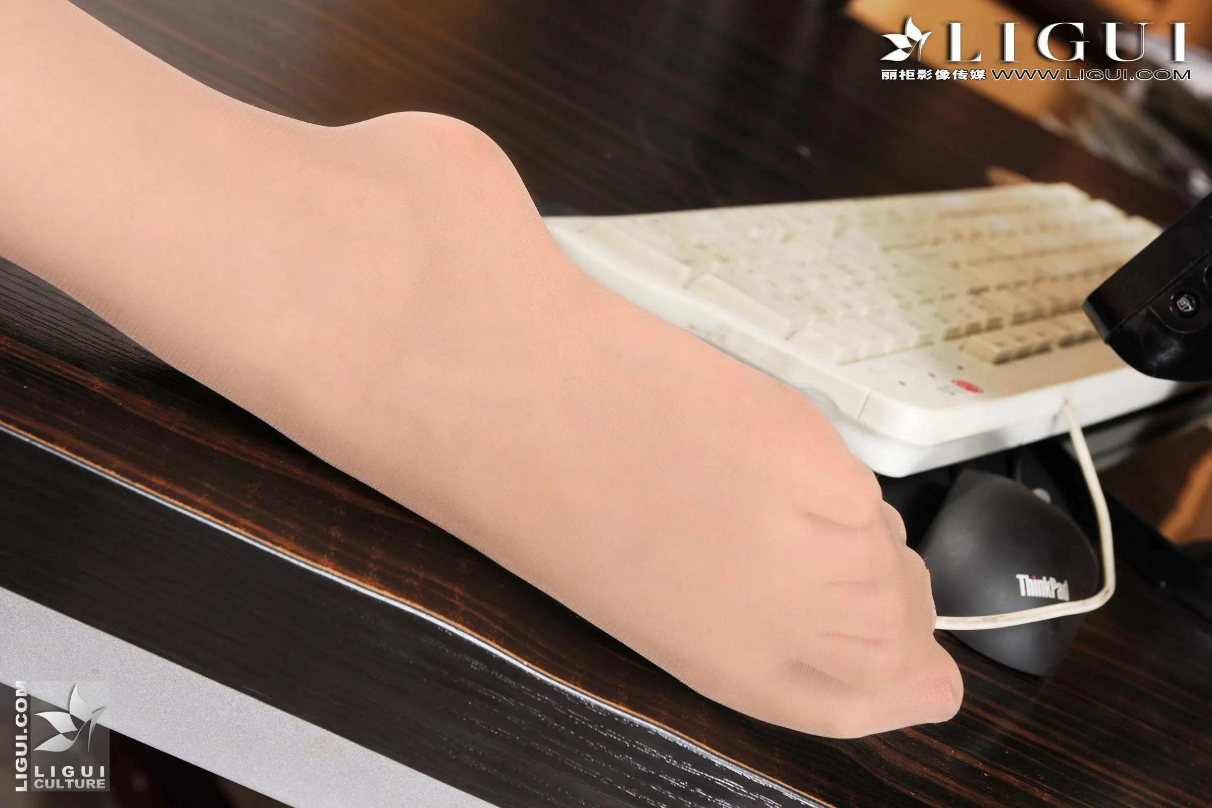 [LIGUI] Peach - Sự quyến rũ của những mỹ nhân công sở - 68