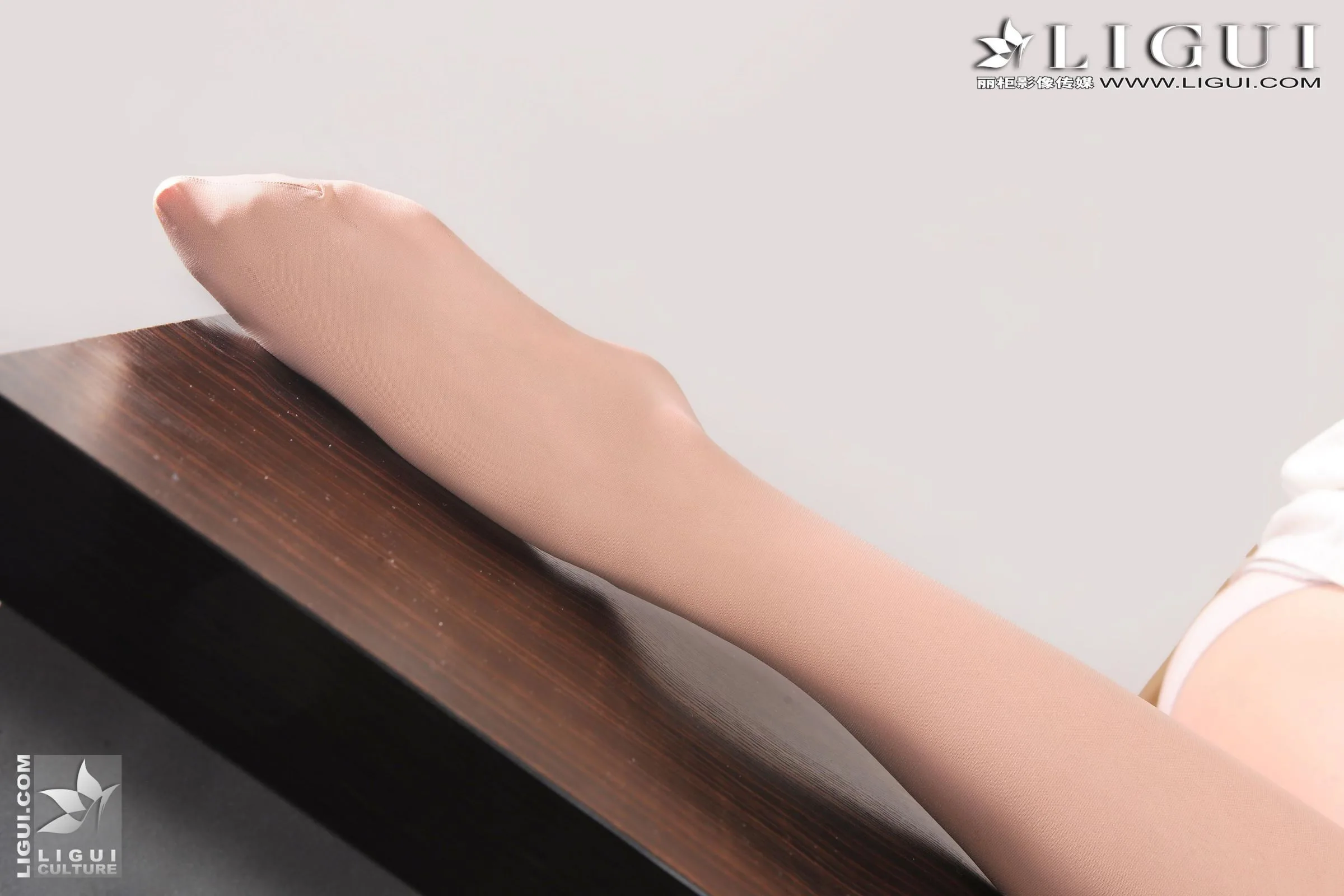 [LIGUI] Peach - Sự quyến rũ của những mỹ nhân công sở - 51