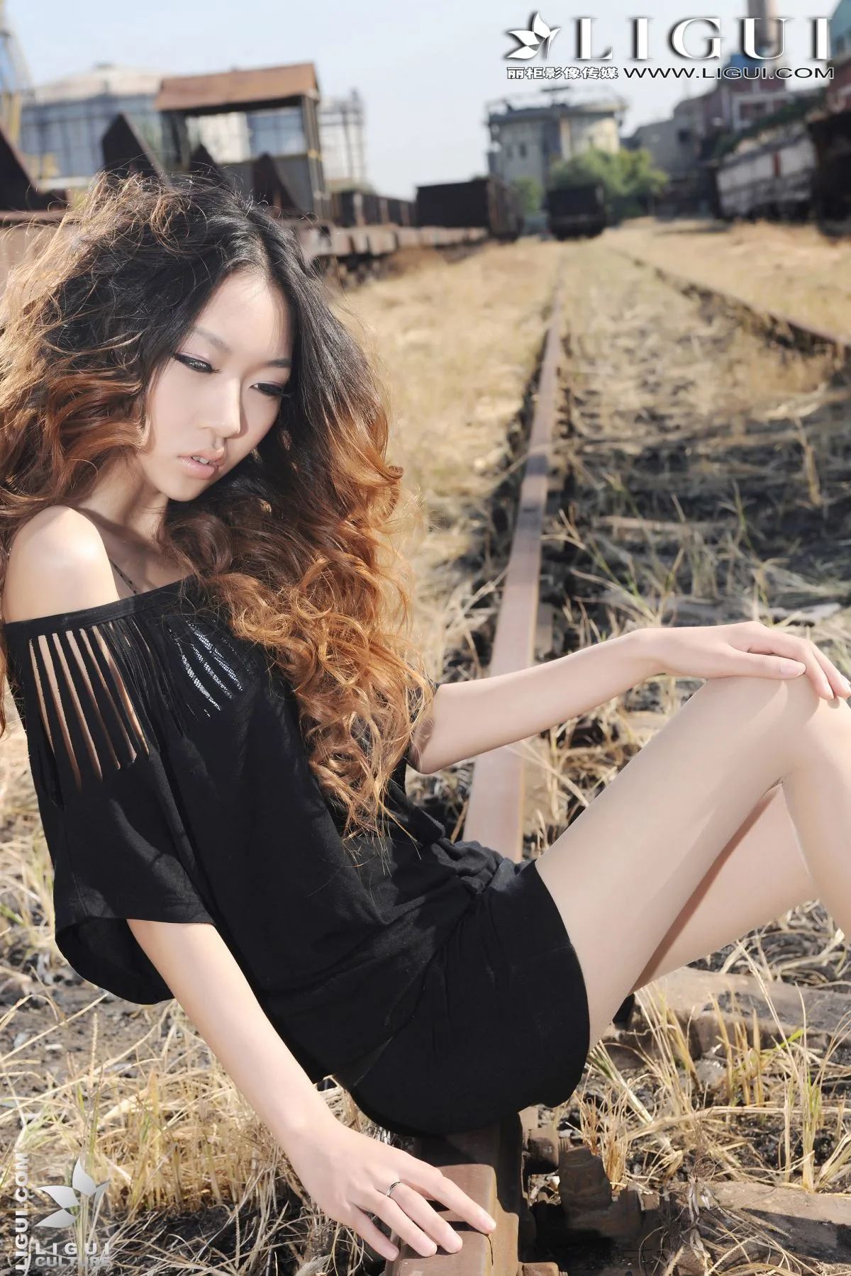 [LIGUI] Wenxin - Vẻ quyến rũ của đôi chân đẹp tại ga tàu của thị trấn - 22