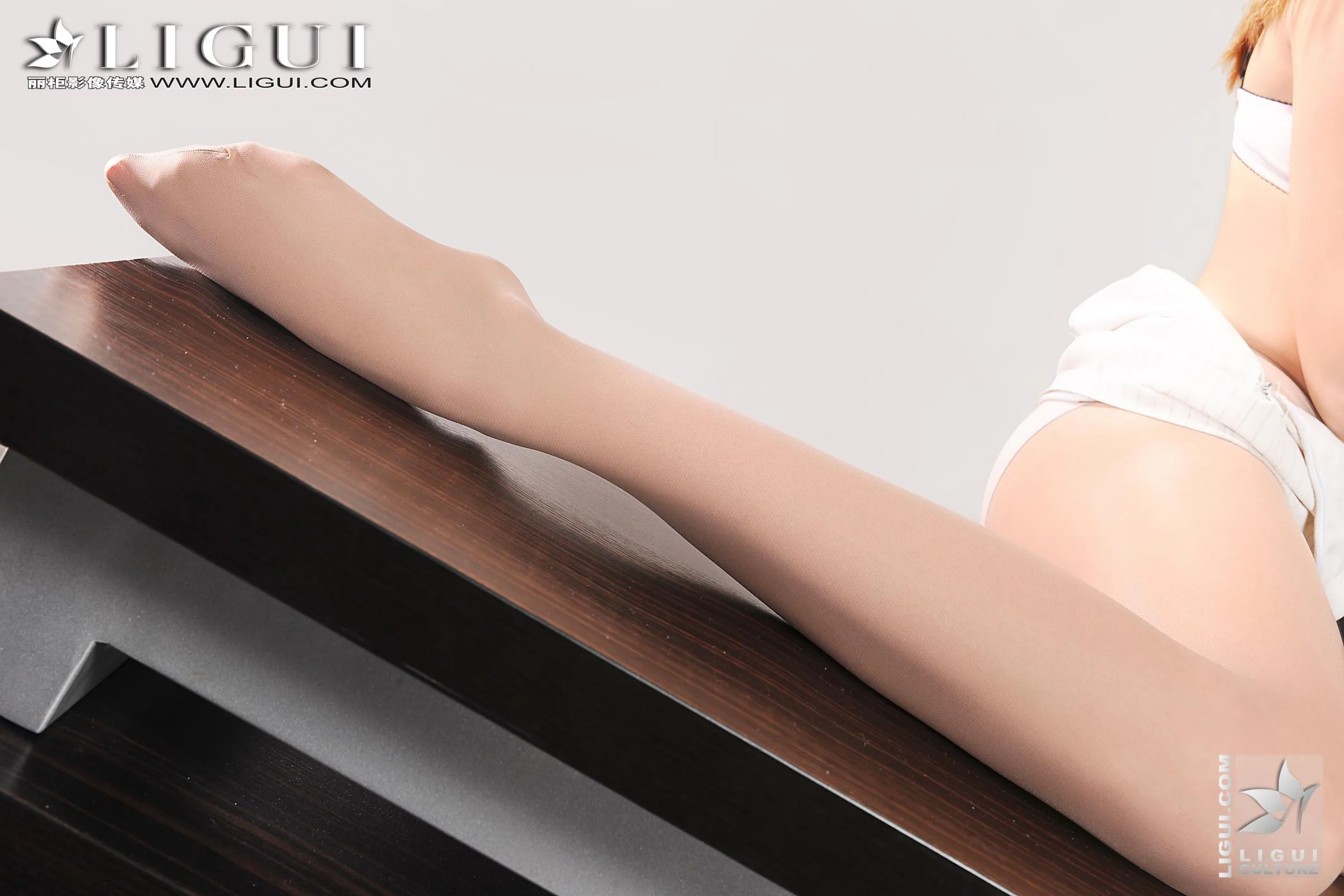 [LIGUI] Peach - Sự quyến rũ của những mỹ nhân công sở - 50