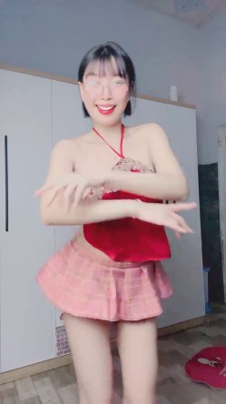 Clip Như Ý 2k2 Show YYLive tâm hồn to tròn trắng mịn
